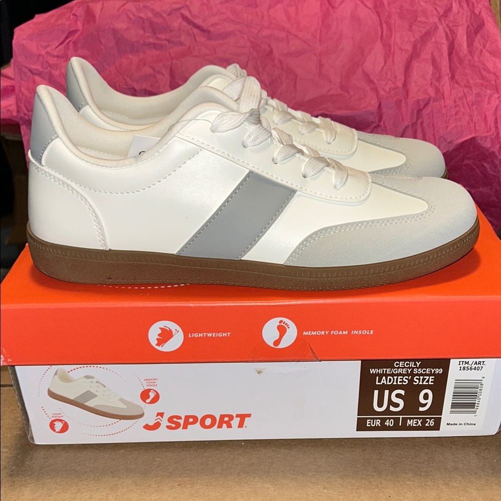 JSPORT Cecily White/Gray Sneaker 9 NWT